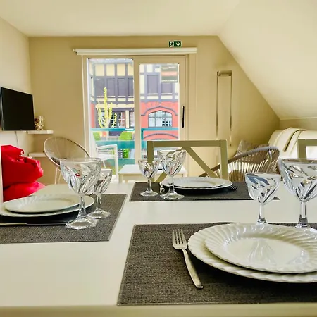 Chateau Petit Sable 0101 *